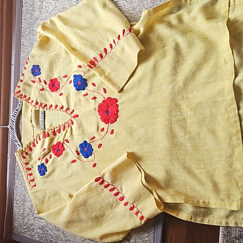 Vintage Yellow, Size Small, Embroidery V neck 3/4 length sleeved, Preloved